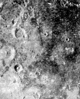 Рис. 84. 'Прямая стена'. b) Луна в первой четверти