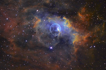 Туманность Пузырь в созвездии Кассиопея. Источник - picsfire.blogspot.com